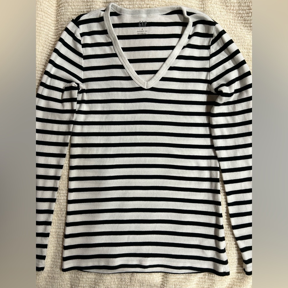 GAP Woman’s Striped Black and White Long Sleeve Shirt